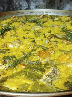 Una foto de Paella