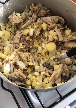Una foto de Ensalada de Papa, Pollo y Huevo