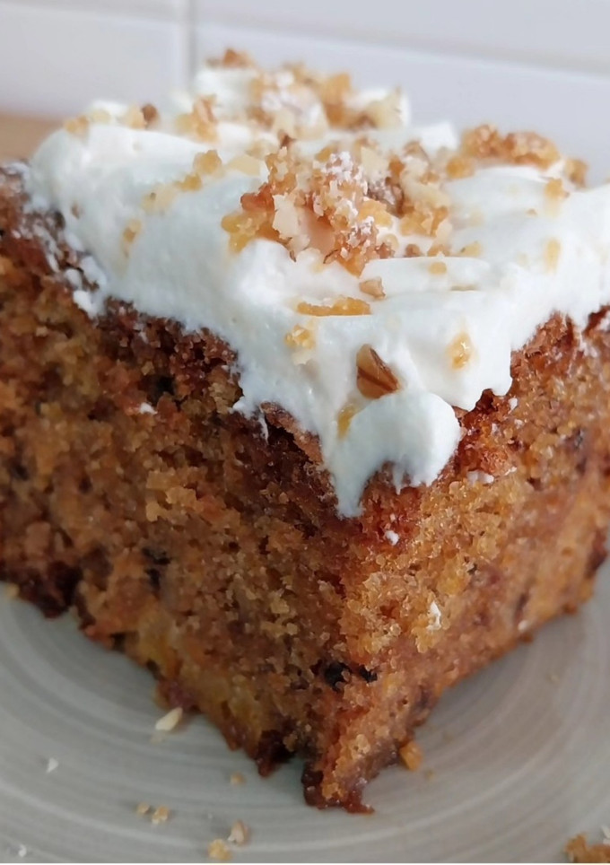 Una foto de Tarta de zanahoria, melocotones y nueces caramelizadas (sin gluten)