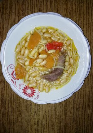 Una foto de Ricos Porotos con Rienda Hecho en Microondas
