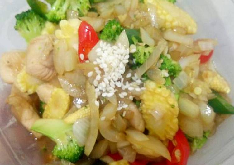 Resep Ayam cah brokoli jagung muda, Bisa Manjain Lidah