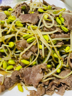 黃豆芽炒牛肉片 的食譜成品照片