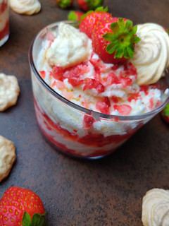 Una foto de Eton Mess