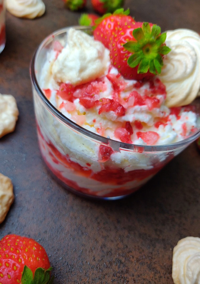 Una foto de Eton Mess