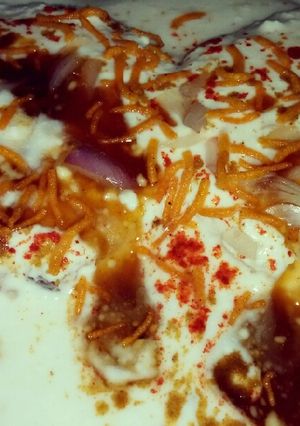 A picture of Bread dahi bhalla.