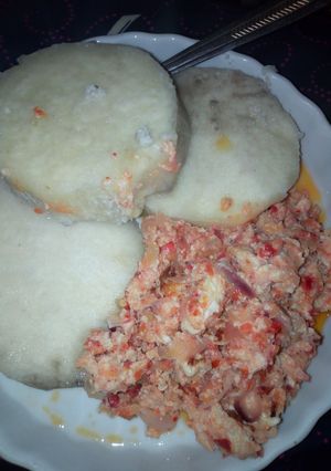 A picture of Yam and egg sauce.
