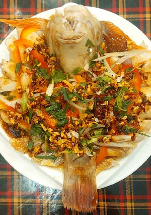 Hình của món Cá diêu hồng hấp xì dầu.