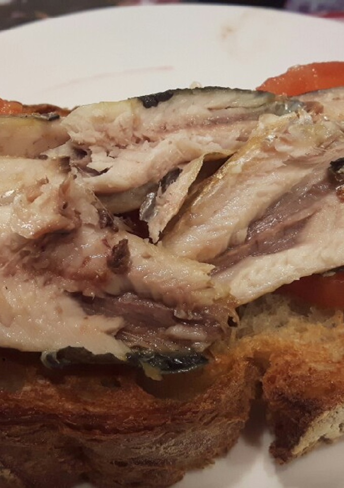 Una foto de Tostada de sardinas