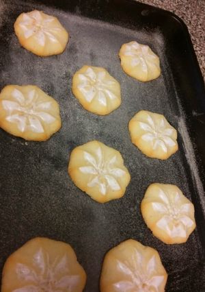 A picture of Coconut cookies.