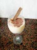 Copa helada de mousse de dulce de leche