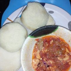 White yam and tomatoes stew A picture of White yam and tomatoes stew.