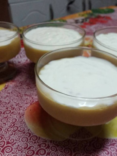 Una foto de Postre durazcrem
