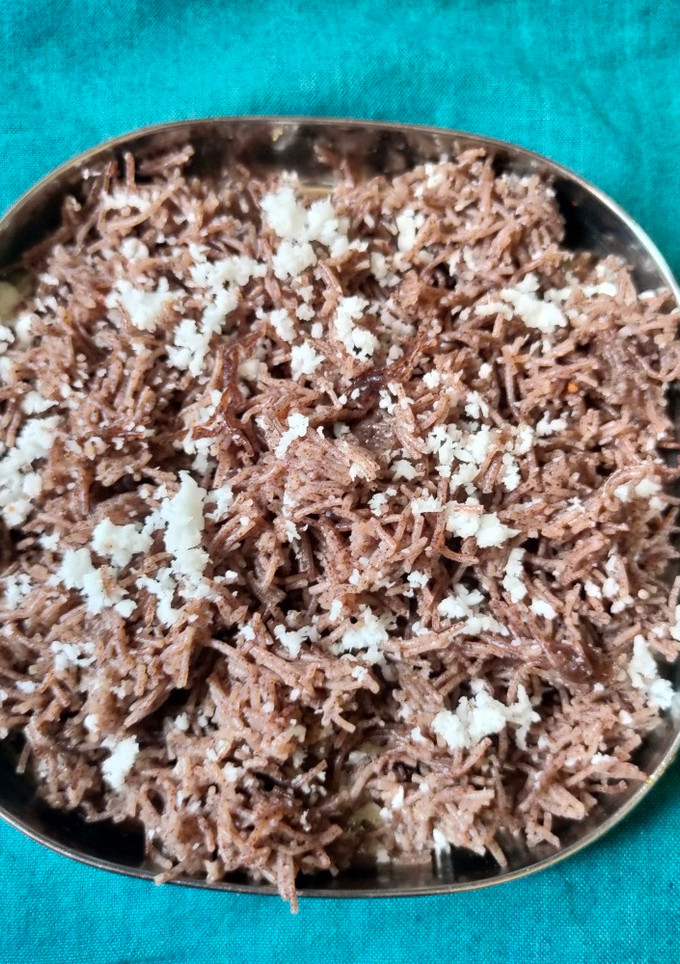 கோக்னட் ஸ்வீட் ராகி சேமியா (Coconut sweet raagi semiya recipe in tamil) செய்முறை முக்கிய புகைப்படம்