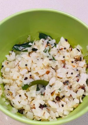 A picture of Cabbage poriyal.