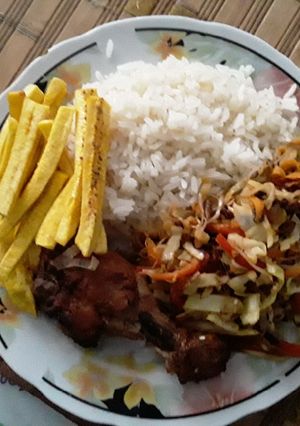 Una foto de Ensalada con raices chinas