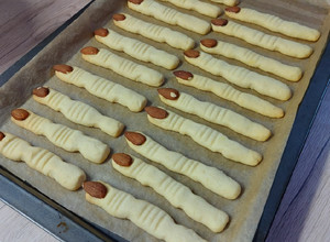 Boszorkányujjak 🧛‍♀️ recept fotója