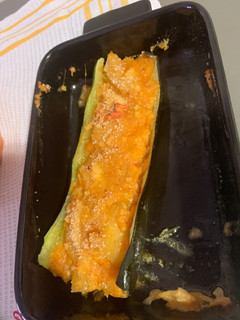 Una foto de Calabacín relleno de bacalao