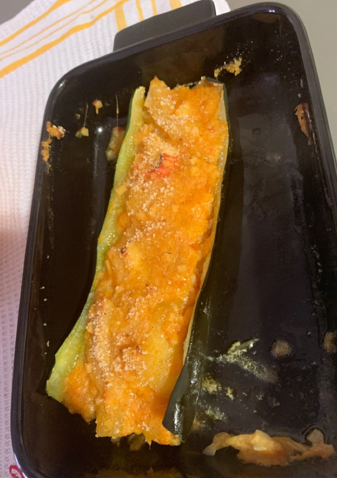 Una foto de Calabacín relleno de bacalao