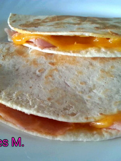 Una foto de Tortillas de jamón y queso