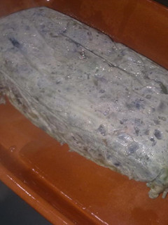 Una foto de Pastel de lombarda y gambas