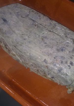 Una foto de Pastel de lombarda y gambas