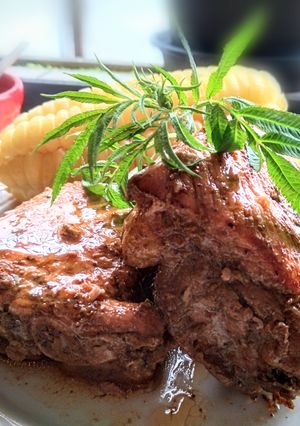 Una foto de Costillar de cerdo a la Olla con finas hierbas👍🇵🇪