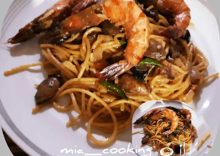 Cara Gampang Membuat Spaghetti mushroom with prawn, Sempurna