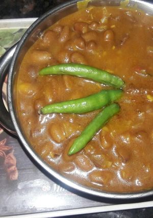 A picture of Kashmiri rajma masala.