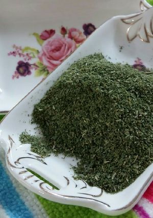 عکسی از دستور برگ کرفس خشک