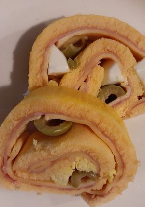 Una foto de Pionono clásico de jamón y queso 🧀