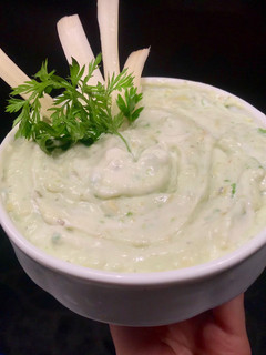 Una foto de Dip de palta y queso crema