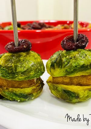 Hình của món Finger Food 9 👌- món chay 🌱🍃Burger bắp cải Brussels tí hon- Rau củ nướng.