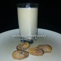 A picture of Dates Milkshake.