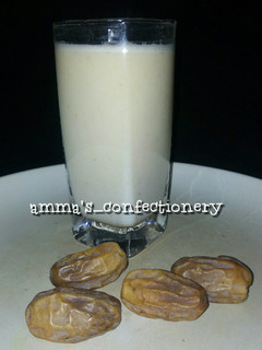 A picture of Dates Milkshake.