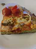 Pizza con base de pollo y brócoli
