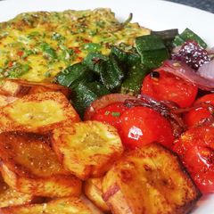Pepper Frittata with Fried Plantains and Vegetables (Vegetarian) A picture of Pepper Frittata with Fried Plantains and Vegetables (Vegetarian).