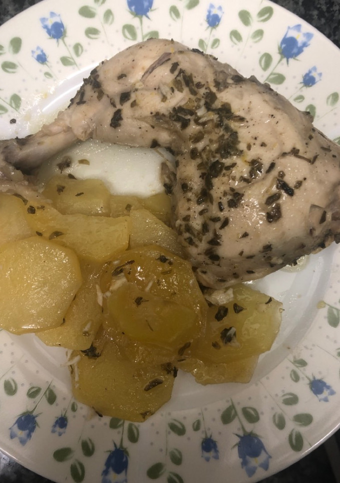 Una foto de 441. Pollo al limón con orégano (principal carne)