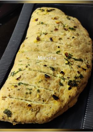 A picture of Stuffed Cheese Garlic Bread (No yeast,No fire).