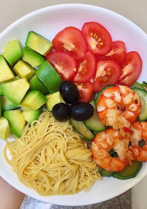 Hình của món Mì trộn rau củ: giảm cân + eat clean.