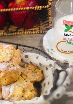 A picture of Cinnamon Apple Cookies.