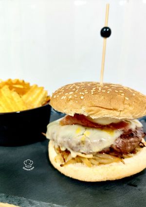 Una foto de Burger gourmet con carne de potro