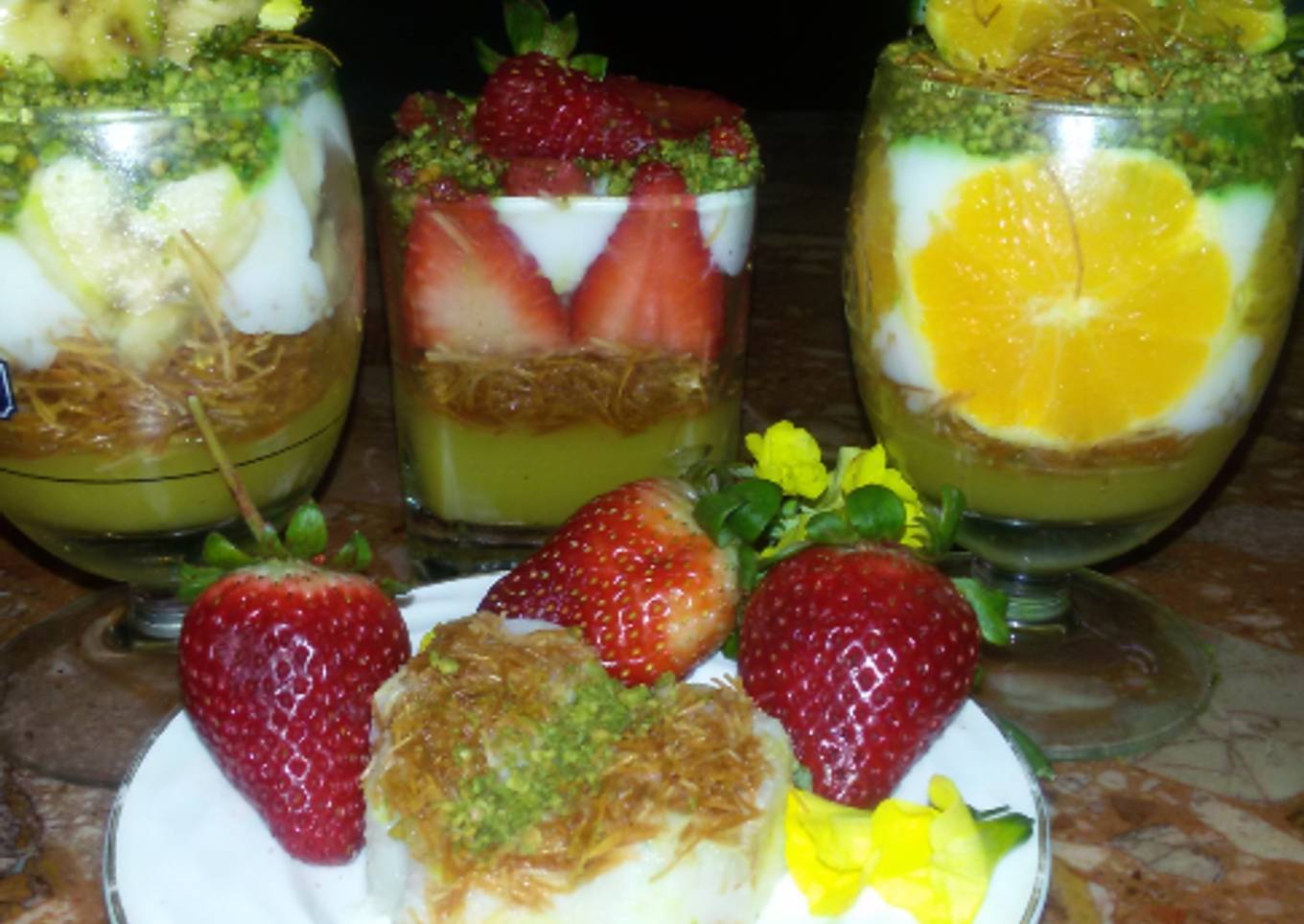 Dessert chantilly,fraise,l'orange,et créme a l'orange