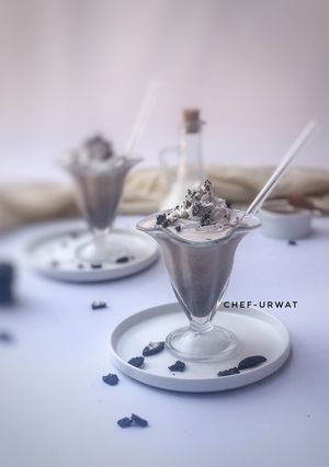 A picture of Oreo milkshake.