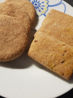 Una foto de Galletitas integrales saladas