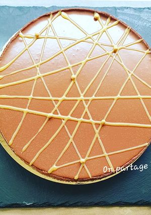 Une photo de Tarte caramel passion et chocolat