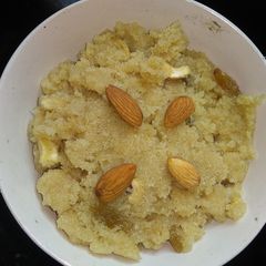 A picture of Semolina halwa.