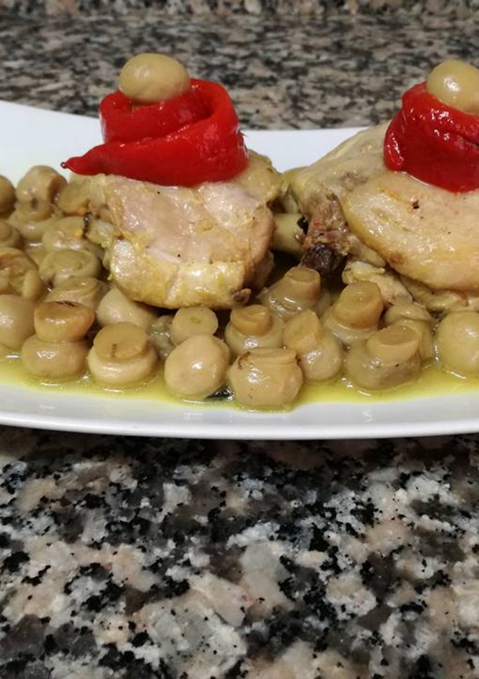 Una foto de Pollo trufado al vermut