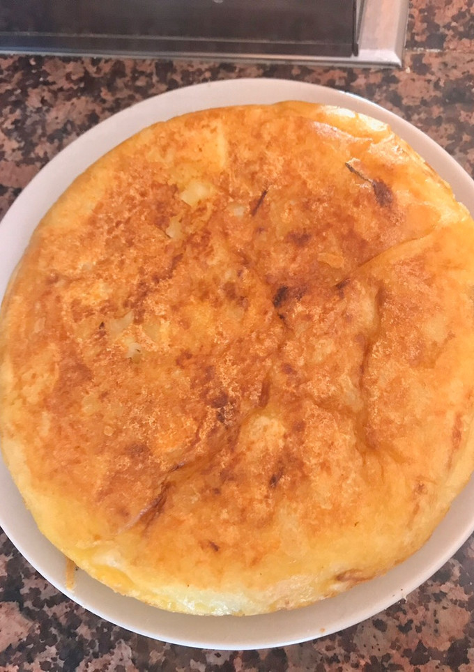 Una foto de Tortilla de patatas SIN HUEVO