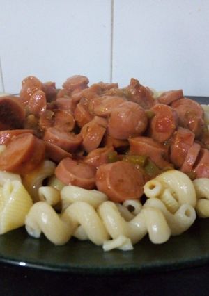 Una foto de Tuco de salchicha con fideos 😋
