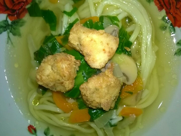 Easy Steps to Prepare Day. 197 Mie Kuah Saos Tiram dan Ayam Goreng Tepung (12 month+) the Can Spoil the Tongue Delicious